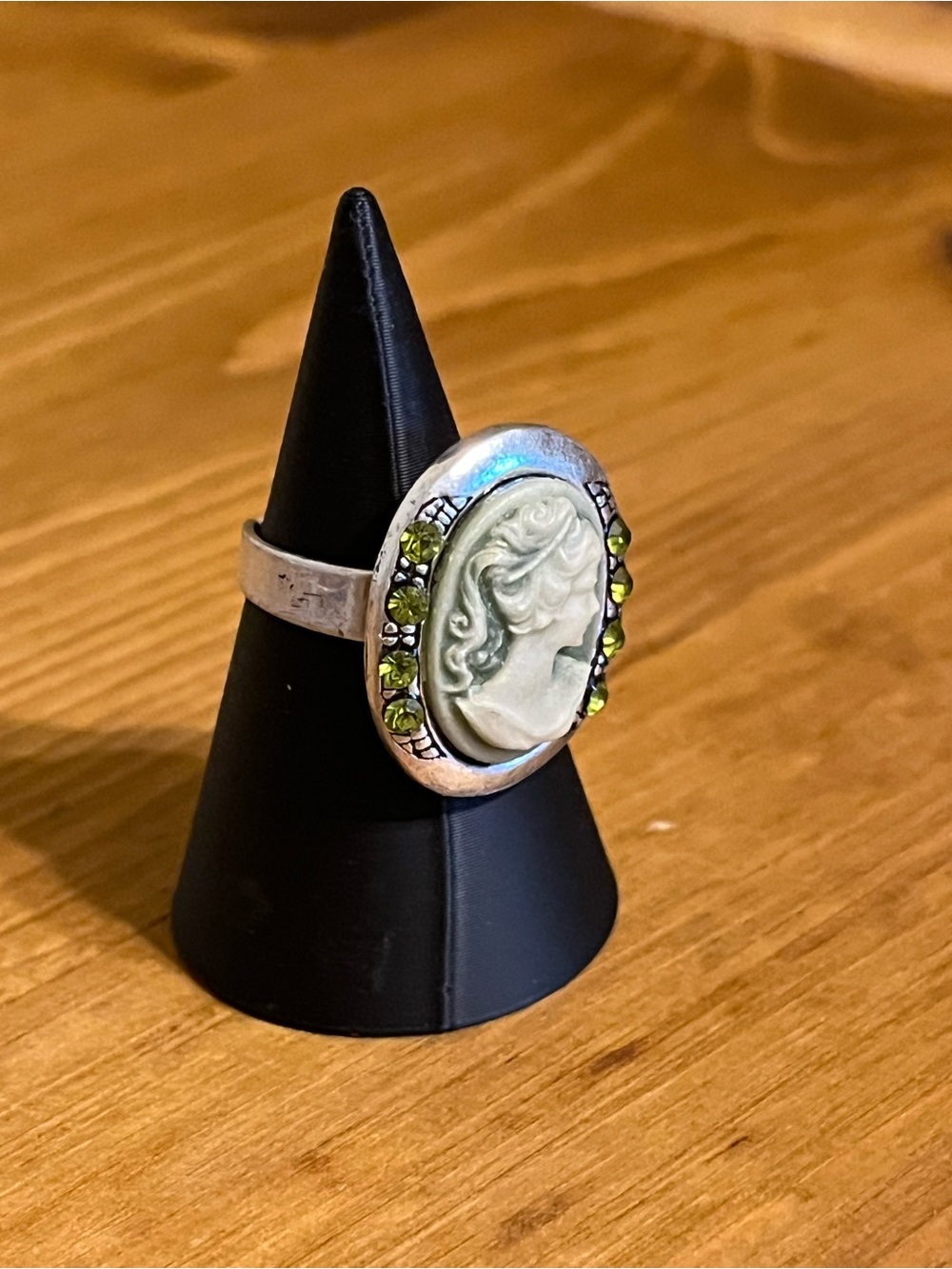 Mint green cameo adjustable ring silver tone like band starting size 7 - Picture 2 of 8